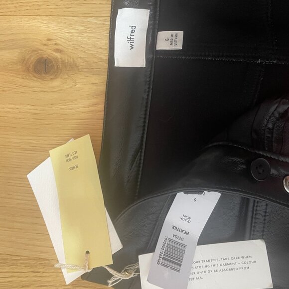 NWT Aritzia Wilfred Beatrix pant in Black, Size 6. Save $85!! - Picture 6 of 6